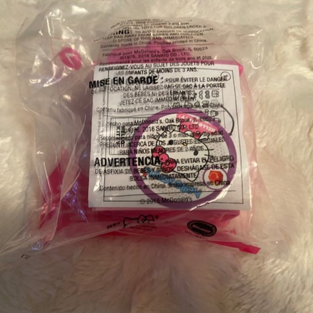 2/$30 Sanrio Hello Kitty Fashion Boutique Pink House #7 McDonald's 2016 NIP - Picture 4 of 7
